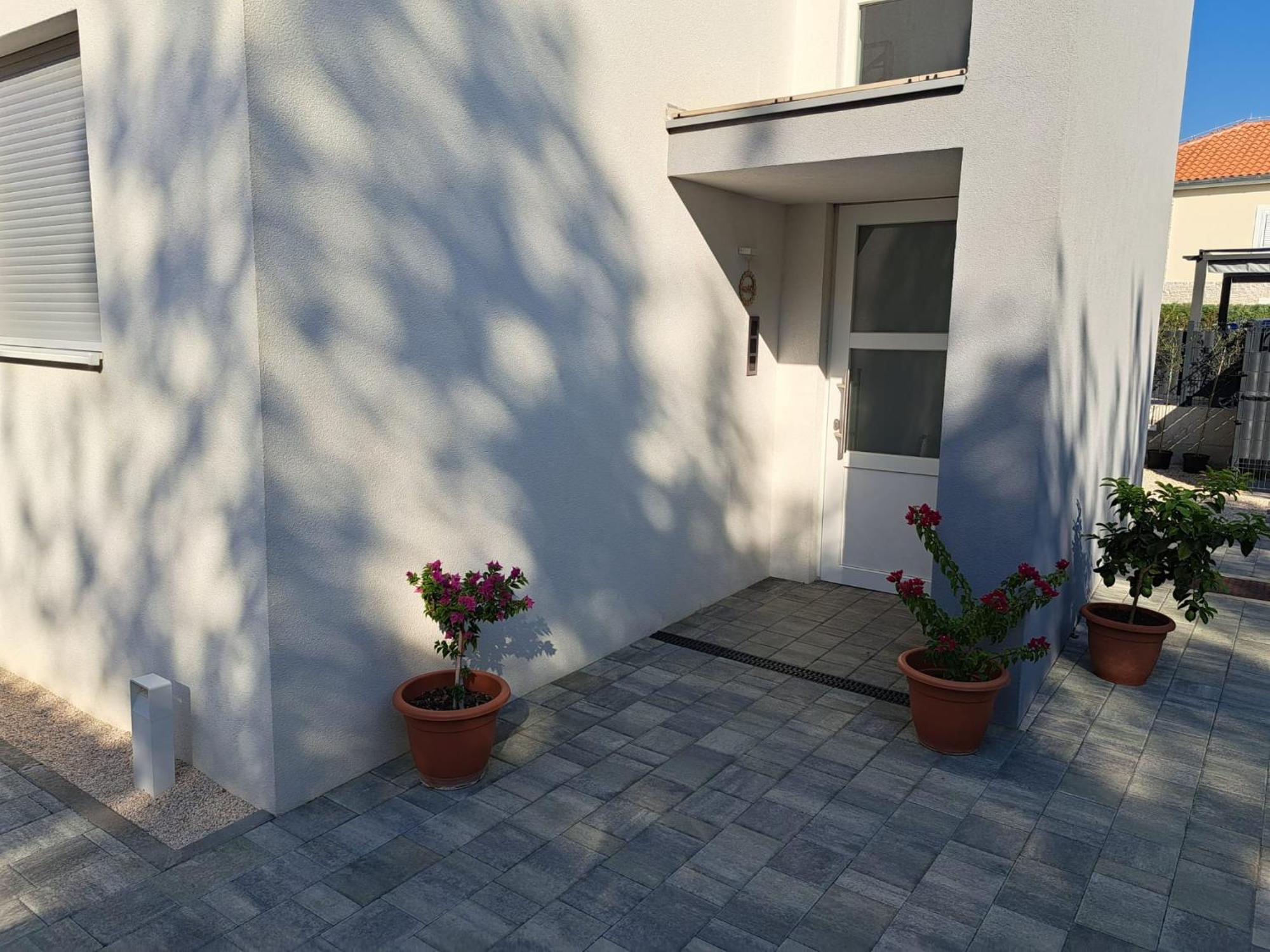 B & R Summer Breeze Apartments Nin Exterior photo
